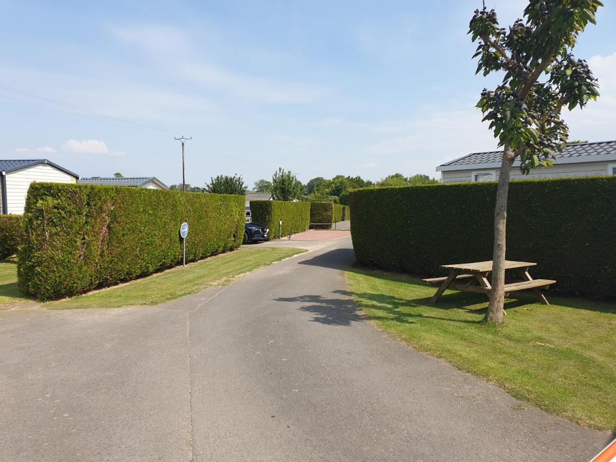 Hotel Le Clos Tranquille Gonneville-en-Auge Exterior foto